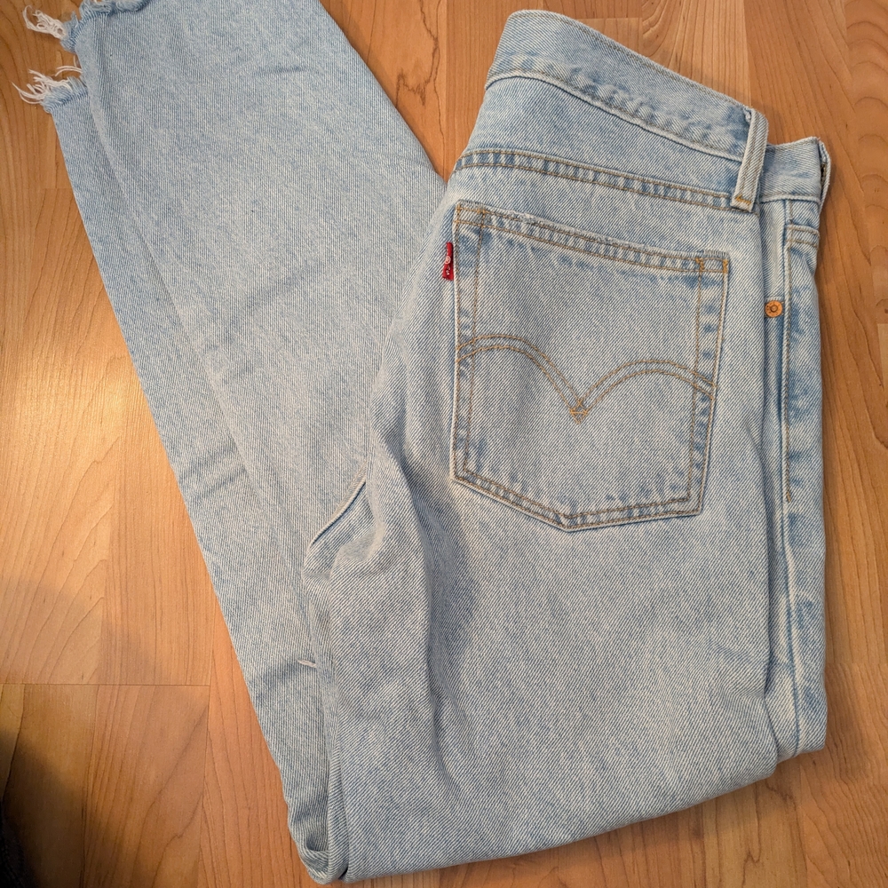 Levi's Women's Straight Leg Jeans in Soft Blue
